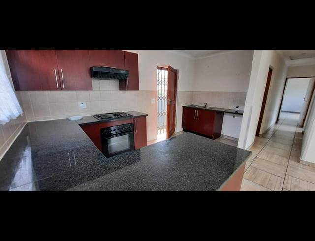 3 BEDROOM TOWNHOUSE FOR SALE IN THE REEDS